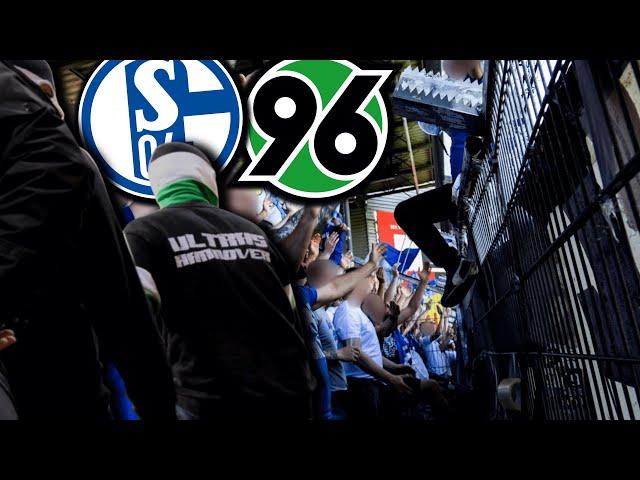 Zaunfahnenklau bei Hannover vs. Schalke...