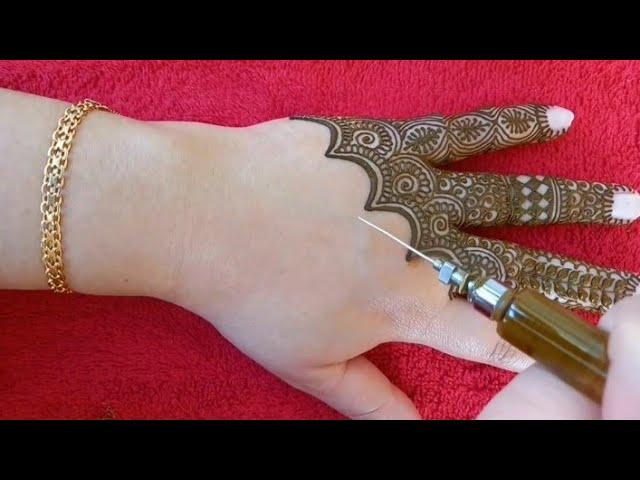 نقش حناء جميل في اليد unique and beautiful henna design