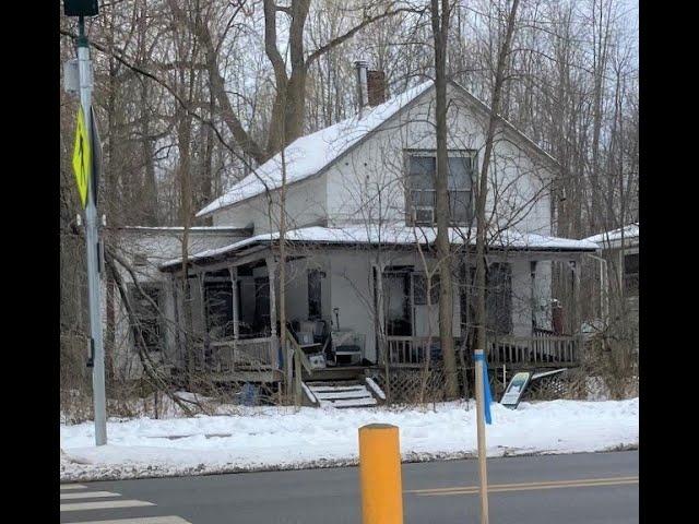 URBEX VT #25 / 2 of 2 / Old Abandoned House in Shelburne