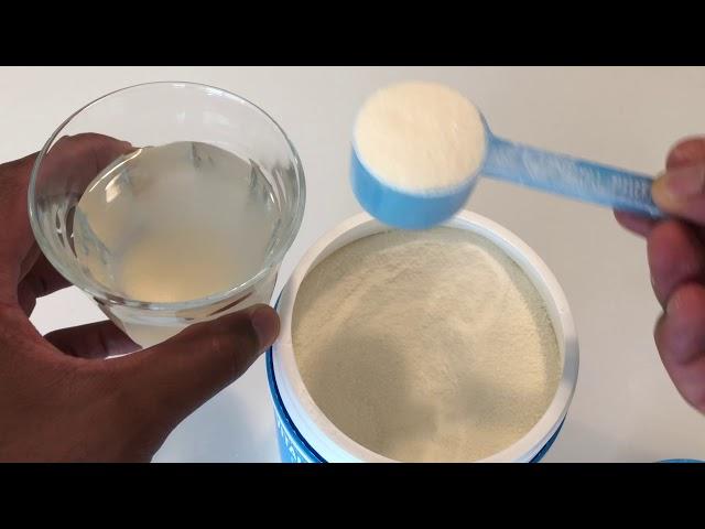 Mixing Vital Proteins Collagen Peptides with Water