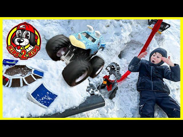 KIDS PLAY-ALONG | BUILD WITH CALEB A MONSTER TRUCK SNOW ARENA (2025 Monster Jam Detroit HIGHLIGHTS)