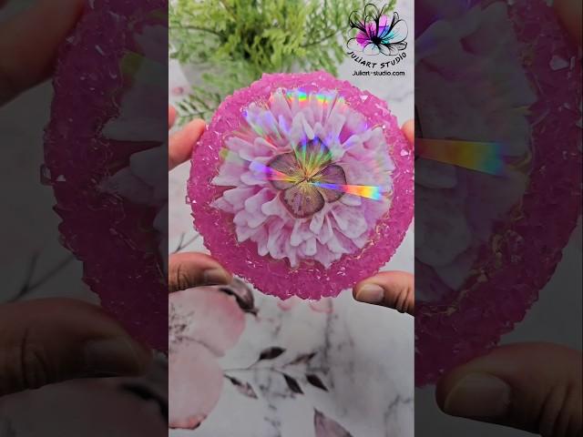 Resin Flower Coaster with Holographic Crystal Edge #resintutorial #resinpour #holographic