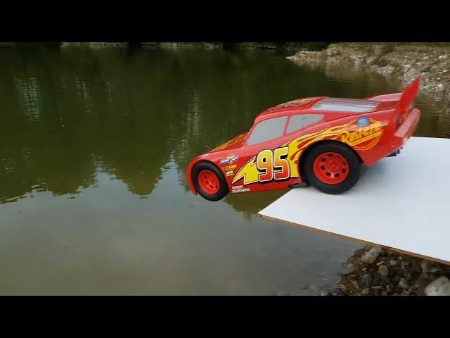 Toy Cars Slide Dlan play Sliding Cars Jump into Water