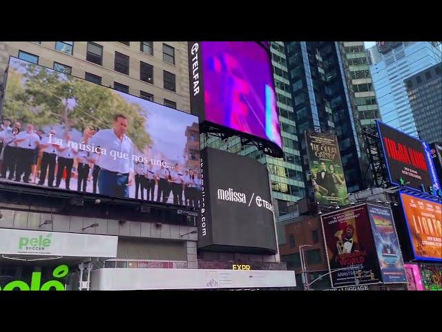 La Societat Musical La Pau de Beneixama a Times Square