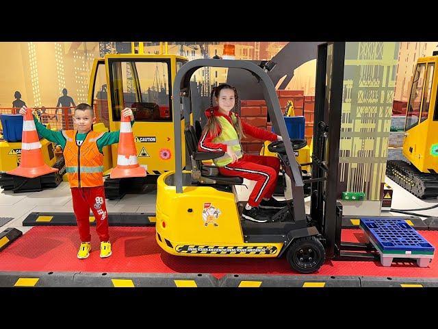 Sofia and Max play with Cars and other adventures on Kids Construction Site