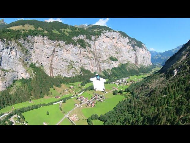 Wingsuit BASE jump, middle melkstuhl with @filipkubica