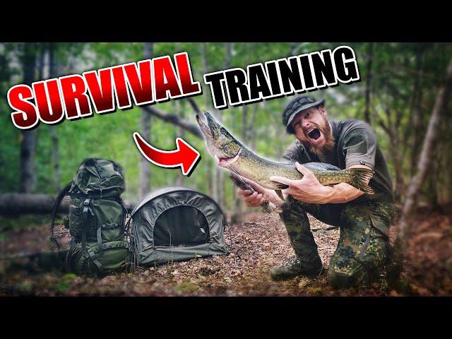 Übernachtung im 1-Mann Militär Zelt + Hecht filetieren - BIWAK Survival Training | Fritz Meinecke