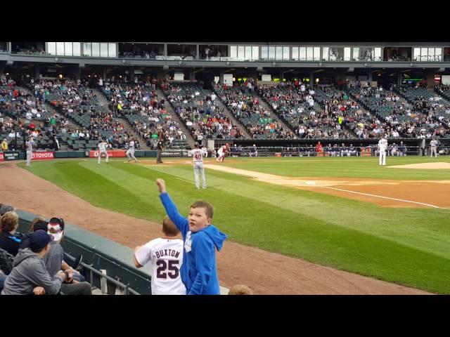 Byron Buxton's Inside the Park Home Run 10-2-16