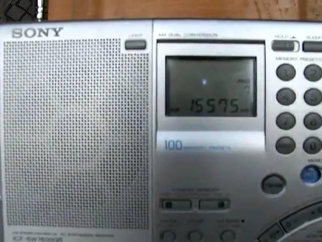 Sony ICF-SW7600GR vs Degen DE1103  15575mgz