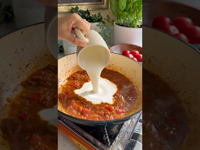 My Husbands #1 Favorite Dish. This Creamy Chicken takes less than 30 minutes to make! #chicken