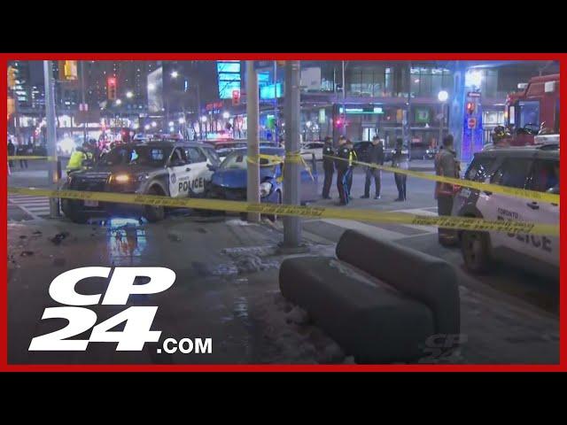 2 Toronto police officers hurt in crash