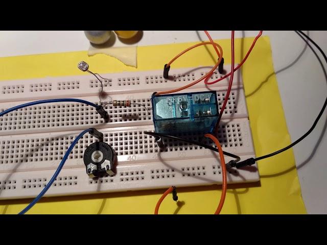 6.- Transistor y Relé. Controlando un motor por el nivel de luz del sensor.