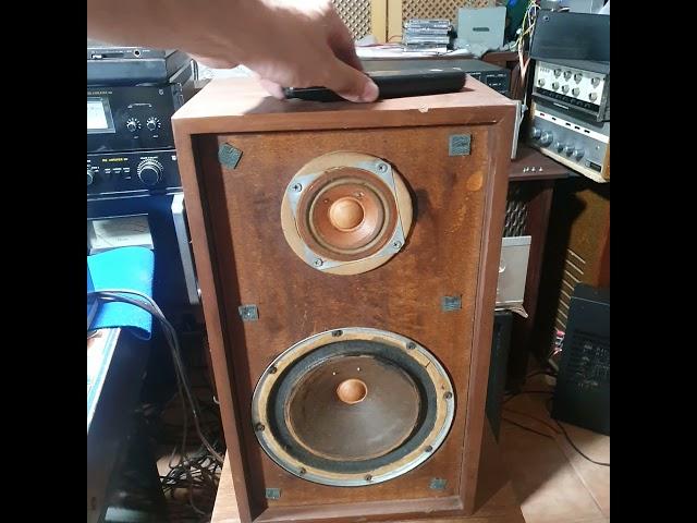 KLH SPEAKER DESIGNED BY HENRY KLOSS ( ING ACOUSTIC RESEARCH ) THE  "KILLER " ROGERS MONITOR !