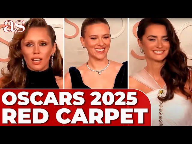 MILEY CYRUS, MEG RYAN, HALLE BERRY, SCARLETT JOHANSSON, PENÉLOPE CRUZ dazzle on the OSCAR RED CARPET