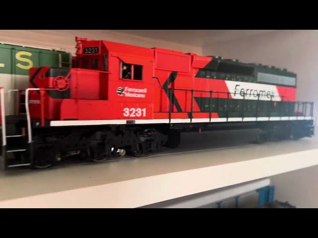 BRAND NEW - Sunset Models 3rd Rail Ferromex SD40-2s.