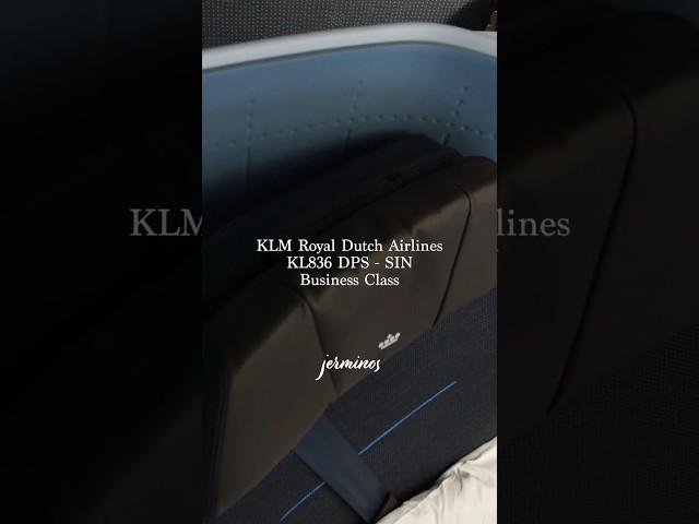 ️Flying KLM Royal Dutch Airlines Business Class KL836 Denpasar to Singapore Boeing 777-300