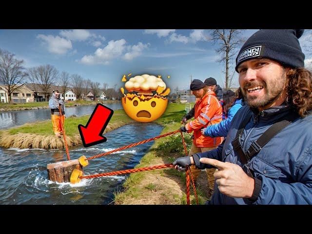 Encontramos más cajas fuertes grandes pescando con imanes en Ámsterdam!