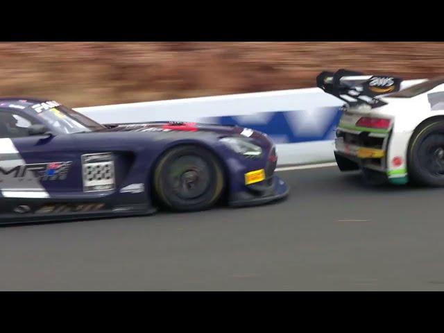 Battle for the lead | GT World Challenge Australia | Shannons SpeedSeries