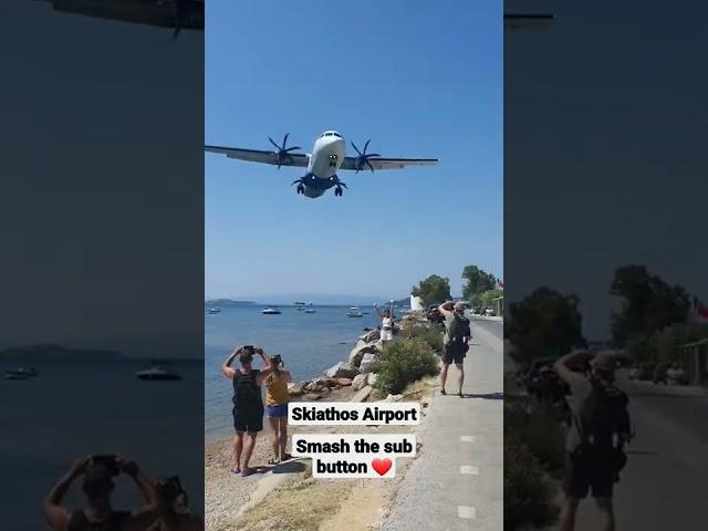 planespotting Low landing Skiathos Airport. Greece