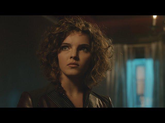 Selina Kyle | Ivy wants to join the Sirens [Gotham 4x02] 3 / 4