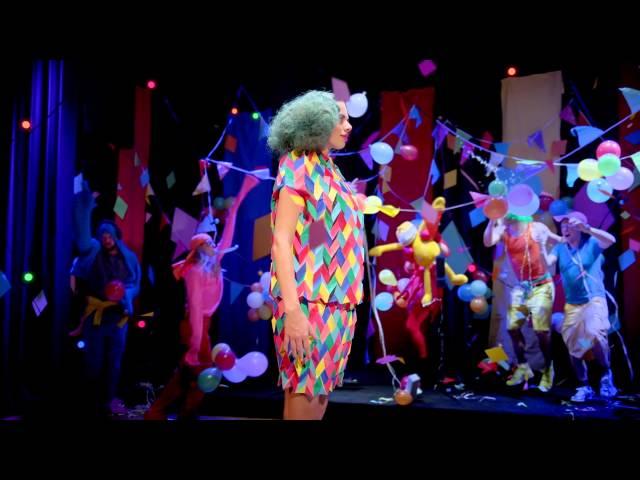 Hey, wait a minute! by Antoine Peters & Oscar Verpoort
