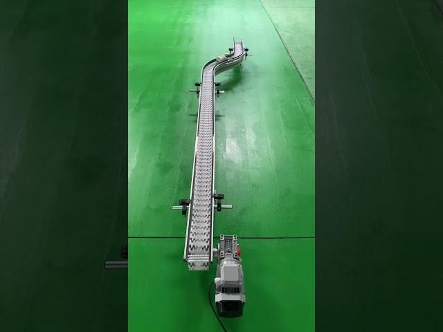 Curved plastic chain belt conveyor test