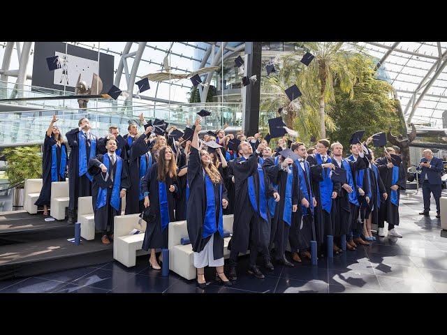 Akademische Feier der Humanmedizin 2022 im Hangar 7 | PMU