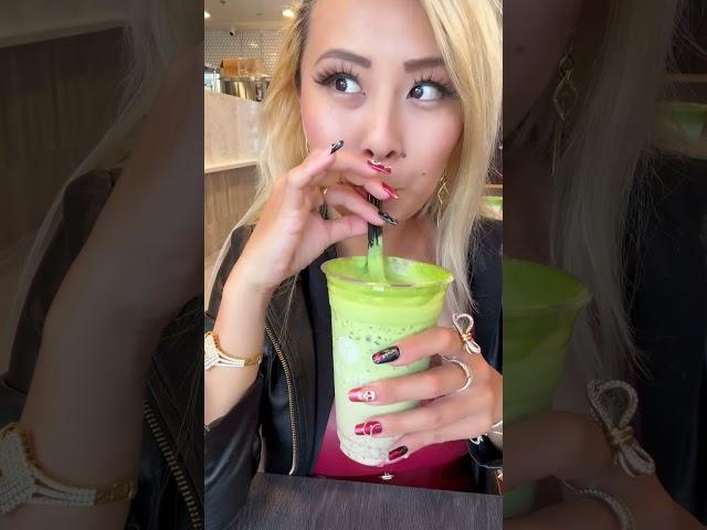 New strawberry matcha at Davien coffee #rainaiscrazy