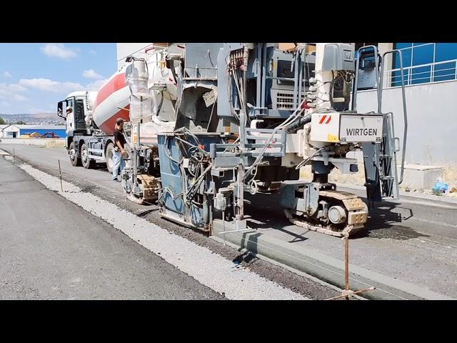 beton finişeri ile yerinde beton bordür yapımı