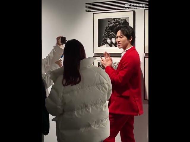 [FANCAM] When Santa in Gallery INTO1 赞多 北京 森山大道展览 20220325