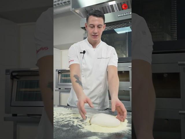 5 способов растянуть заготовку для пиццы#shorts#пицца#pizza#тестодляпиццы #супермука