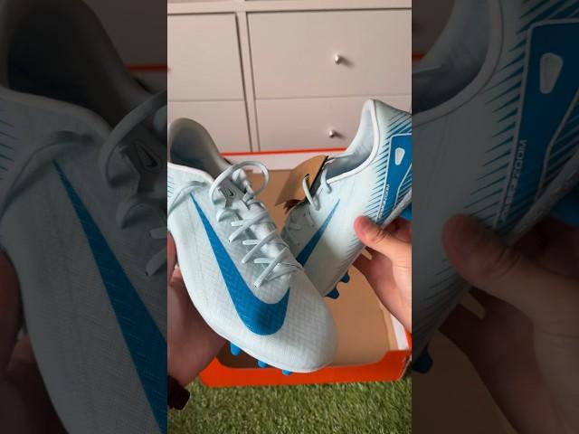 Nike Mercurial Vapor 16 Academy AG UNBOXING ASMR Video!