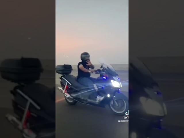 سكاي ويف 650 الطريق الدولي burgman650 bikers