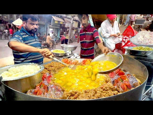 FASTEST INDIAN STYLE EGG BHURJI | FAMOUS STREET STYLE EGG GHOTALA | INDIAN STREET FOOD IN PAKISTAN