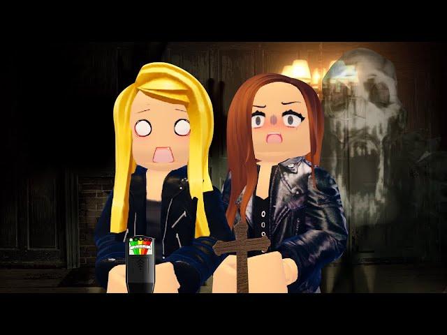 Buscando Fantasmas con Natalia | Se asusta | Blair | Mamá vs Roblox