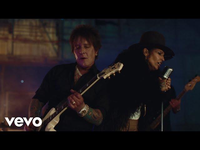 Billy Morrison, Linda Perry - Chasing Shadows (Official)