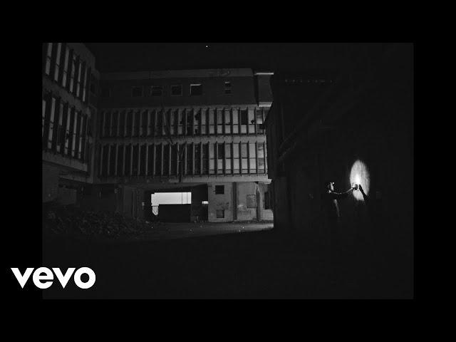 Rhove - Vestiti da Rapper (Visual) ft. Guè