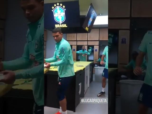 Lucas PAQUETA balla il tip-tap | #paquetá Dance | Paquetá Thiago Silva dancing in Brazil locker room