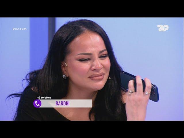 Bardhi telefonon LIVE Sarën, ajo shpërthen në lot! - Goca & Gra