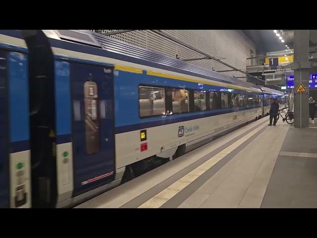 RAILL 193 022-1 hat in Berlin Hbf Ausfahrt mit EuroCity 175 der České Dráhy ️ Praha Hlavní Nádraží