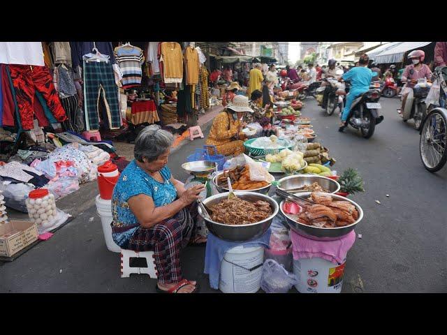 Boeng Prolit Street Market - Daily Lifestyle of Vendors & Buyer in Town Food Market