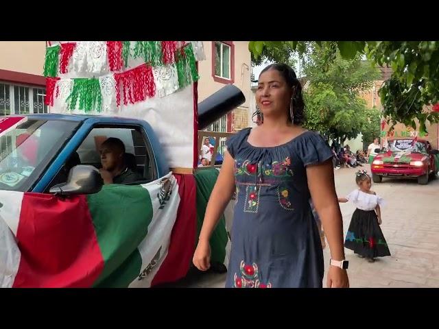 Desfile de carros alegóricos.