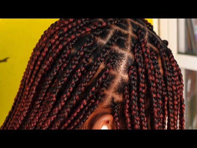 Knotless box braids in an average Nigerian salon ||#Nigeriansalon #knotlessbraids