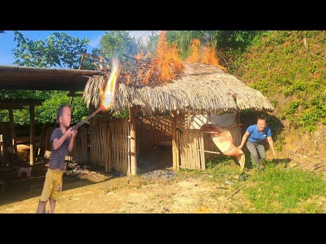 Linh went to chop wood, the naughty boy burned down the house.