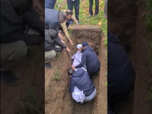 Muslim Funeral in Ireland/ How Muslim burying dead person