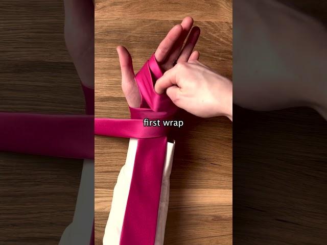 How to TIE A TIE under 10 seconds!