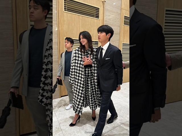 Song Joong Ki and his wife Katy in his sister's wedding ceremony #sjk