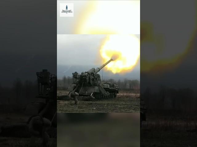 Russian 2S7 Malka Self Propelled Heavy Artillery.