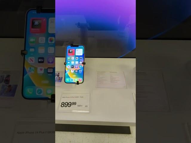 iPhone 14 Plus vs iPhone 14 side by side