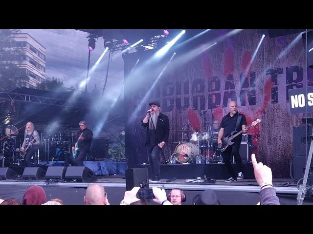 Suburban Tribe - Sunflower (live @ Ratinanniemen festivaalipuisto, Tampere) HD